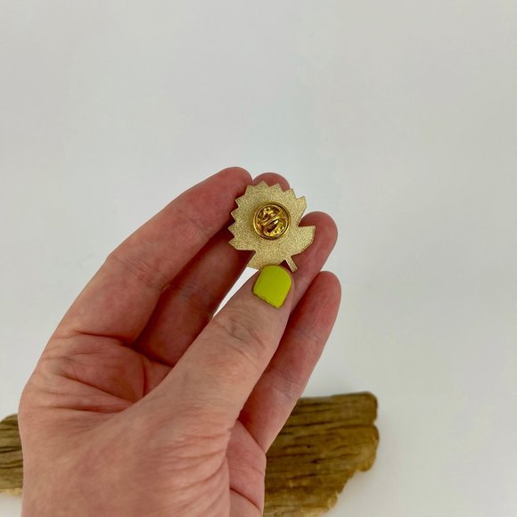 VINTAGE 🥝 NEW ZEALAND POHUTUKAWA FLOWER PIN 🌺 GEOMETRIC ORIGAMI STYLE . NWT - Picture 9 of 17